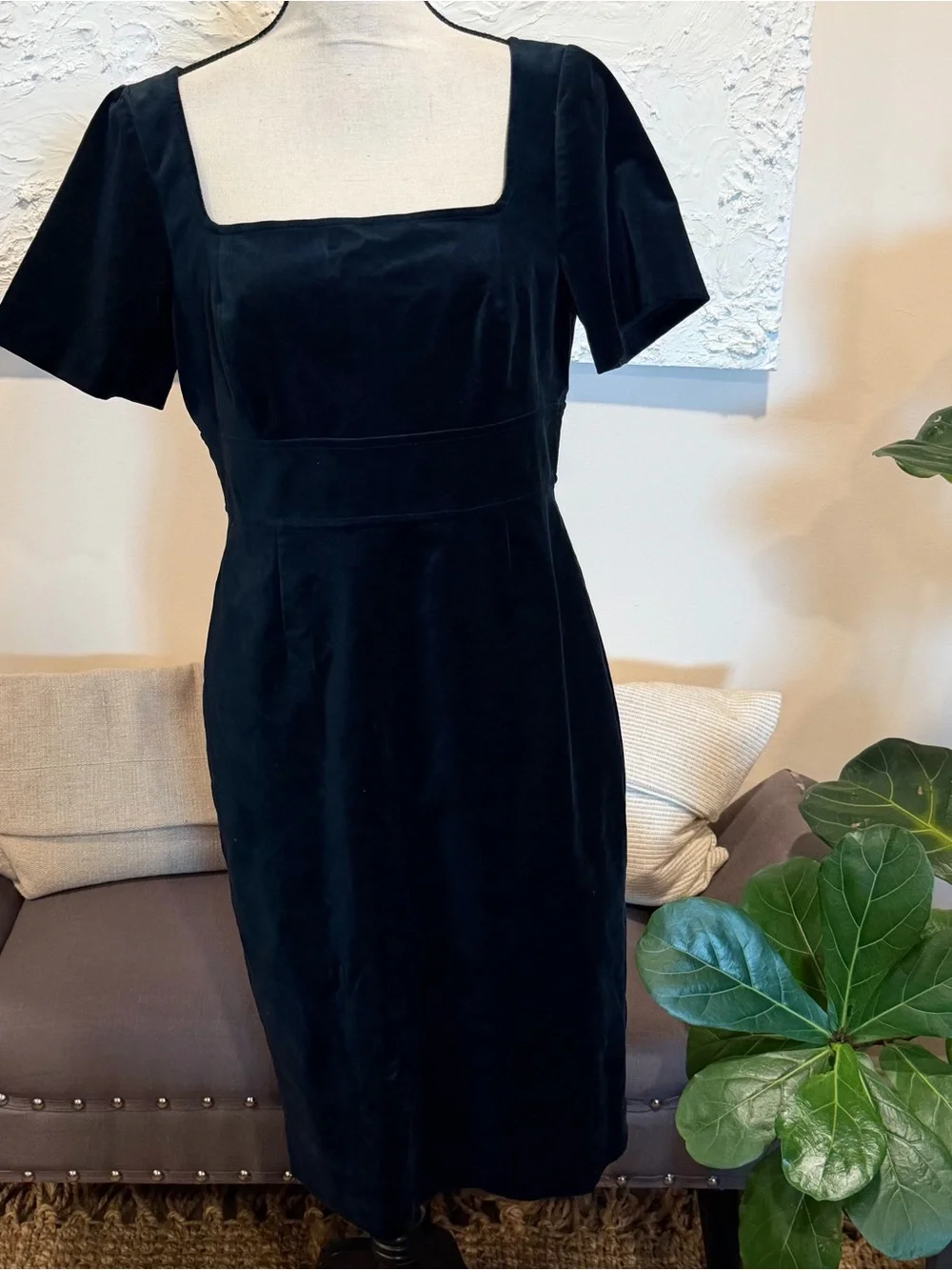 J.CREW Black Squareneck Sheath Dress Stretch Velvet Short Sleeve Size 10 NWT